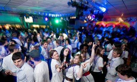 Students-partying-at-the-001